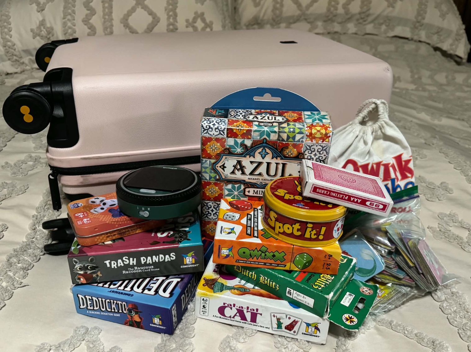 The Best Travel Games to Pack for a Family Vacation